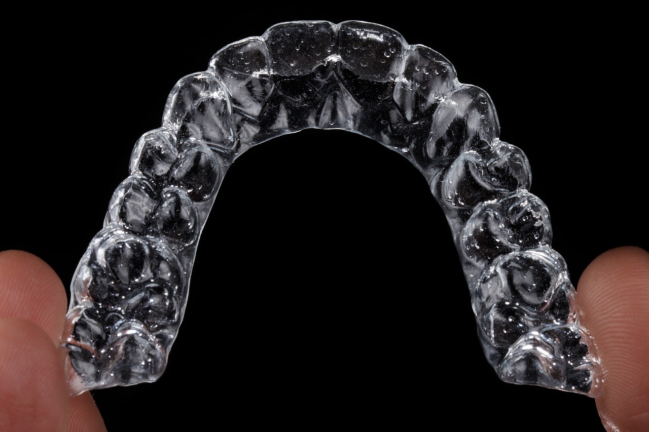 aligner, invisible aligner, orthodontics-7169868.jpg